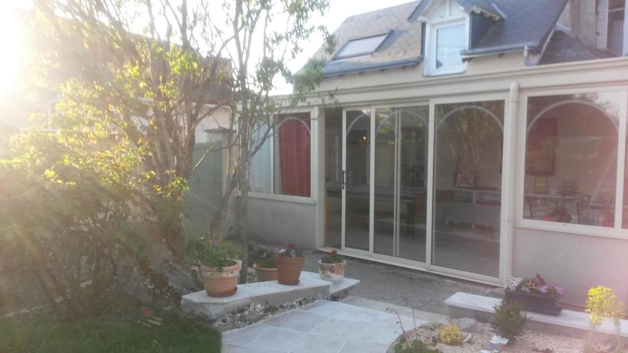 Chambre D'Hotes Mansardee Saint-Ouen-les-Vignes Eksteriør billede